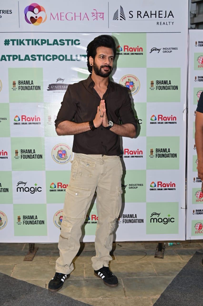 Bigg Boss 18 winner Karan Veer Mehra greeted the media with folded hands as he arrived for the unveiling of TIKTIKPLASTIC3.0 on World Environment Day 2025.